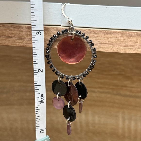 Deep Pink & Black Mussel Shell Cluster Earrings - Picture 3 of 6